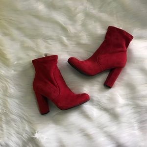 RED ANKLE BOOTS SIZE 8!!